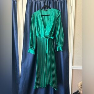 intermix dress - emerald green - size 2